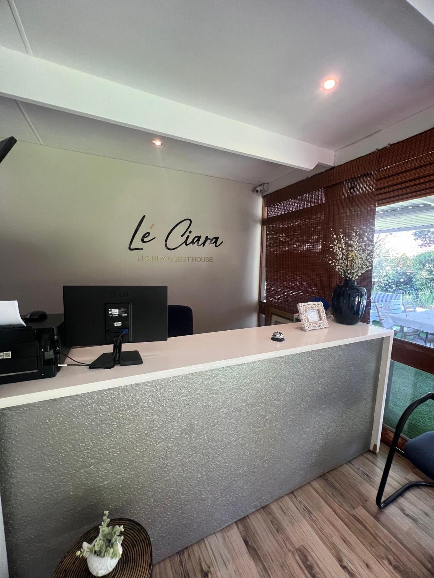 Le'Ciara Luxury Guest House Johannesburg Exterior photo